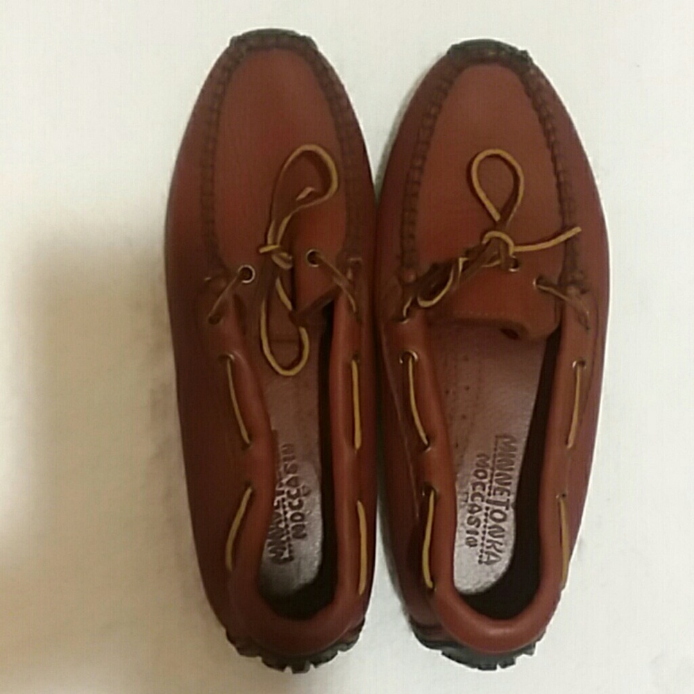 Size 7 Brown Minnetonka Moccasins